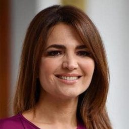 Tosca D'Aquino 飾演 Angela