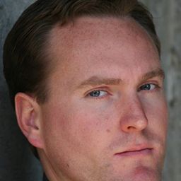 Brian A. Miller 飾演 A.D.A. Kevin Andrews