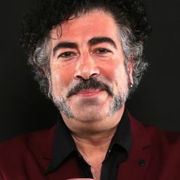 Agustín Jiménez 飾演 Anselmo