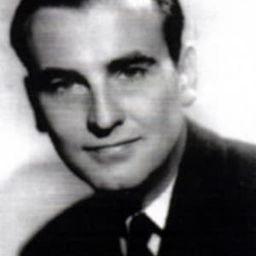 Fred Shields 飾演 Narrator (voice) (uncredited)