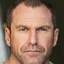 Matthew G. Taylor - 冰雪戰士演員 飾演Frozen #2