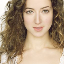 Jessy Hodges 飾演 Charley