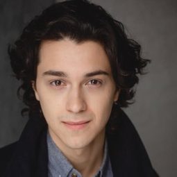 Ignacio Diaz-Silverio 飾演 Quinn