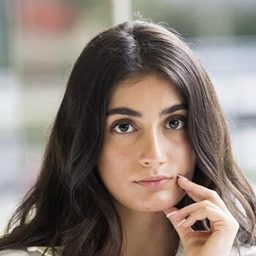 Swamy Rotolo 飾演 Chiara