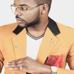 Falz 飾演 Quam Omole