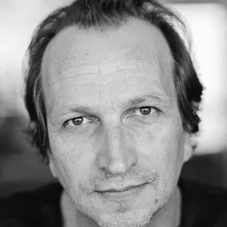 Pierre Lopez 飾演 Michel le Glacier