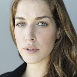 Meghan Gabruch 飾演 Dead Horse Saloon Girl