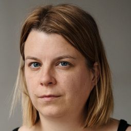 Berit Künnecke - 東德名模日記演員 飾演Uschi Horn