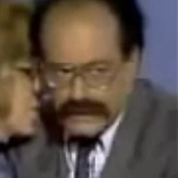 John McAndrew 飾演 Val Babbyit