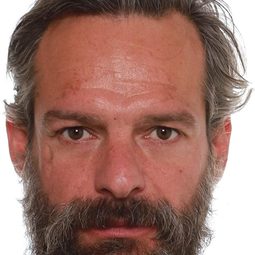 David Bowles - 俠盜聯盟演員 飾演Gallery Owner