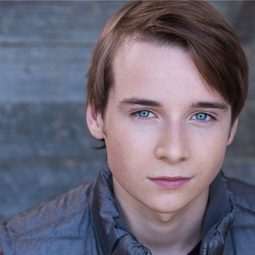 C.J. Valleroy - Eve of Abduction演員 飾演Eli