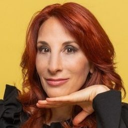 Mónica Huarte - Busco Empleo演員 飾演Secretaria