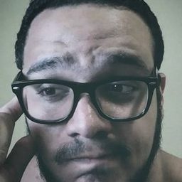 Álvaro  Mamute 飾演 Ele mesmo