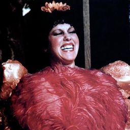 Maria Teresa Battaglia 飾演 Moglie macellaio