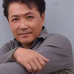 渡 洋史 飾演 Den Iga