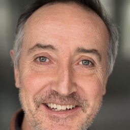 Chris Bianchi 飾演 Coachman - Servant