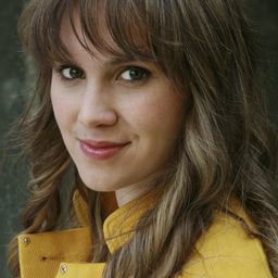 羅娜·里斯 飾演 Strawberry Cobbler (Mon) / Parsley (voice)