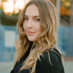 Kirby Gladstein 飾演 Self - Photographer