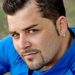 布萊克·福斯特 飾演 Mitchell