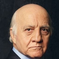 Altan Akışık 飾演 Haydar Saltık