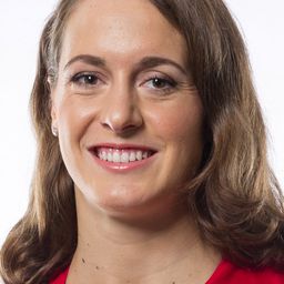 Ariane Mainville 飾演 Marie-Pierre