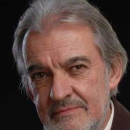 Rodolfo Mederos 飾演 Fabián Cortés