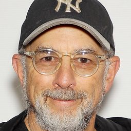 李察斯夫 - 在我消失之前演員 飾演Bruce