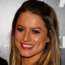 Lola Ponce 飾演 Gladys