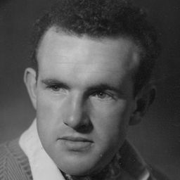 Colin Blakely 飾演 Kent