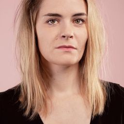 海瑟·布魯格 飾演 Self