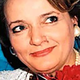 安娜·塞紐克 飾演 Halina Madej