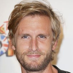 Philippe Lacheau - 一個婚禮兩條心演員 飾演Arnaud