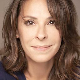 Tania Garbarski 飾演 Delphine