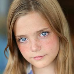 潔特·勞倫斯 飾演 Ellie Creed