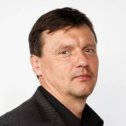 伊利亞.沃洛克 - 重拳迎擊演員 飾演Terry Rubelev