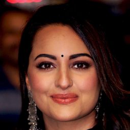 索納絲·辛哈 - 印度王牌演員 飾演Manali