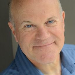 麥克·普涅夫斯基 飾演 Craig Warren