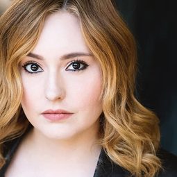 Jillian Clare 飾演 Jillian Morris