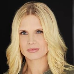 肯德爾·克羅斯 - Valentine in the Vineyard演員 飾演Helen Bradley