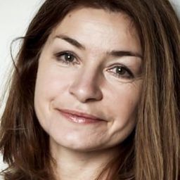 Elena Nesterova 飾演 