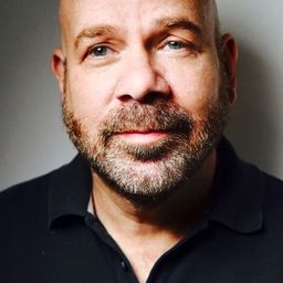 Jason Stuart 飾演 Dr. Schwartz