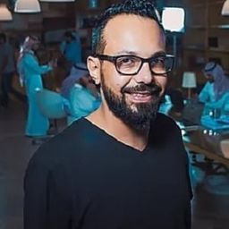 Mohammed Sendi 飾演 Captain Hekmah