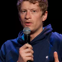 Odd-Magnus Williamson 飾演 Philip