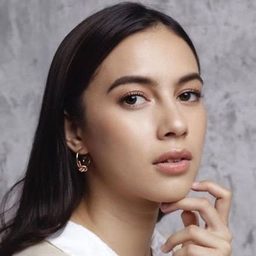 安妮特·艾多達 飾演 Rani