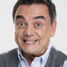 Pierre Angelo 飾演 