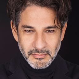 米格·羅達特 飾演 Evaristo Jiménez