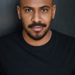 Nasir Villanueva 飾演 Julio