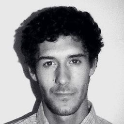 Justo Calabria 飾演 Brian