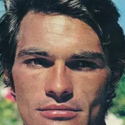 Luc Merenda 飾演 Bruno Martel