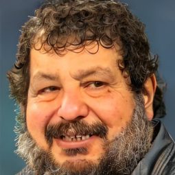 Erdal Tosun - 失匙開鎖佬演員 飾演Haydar